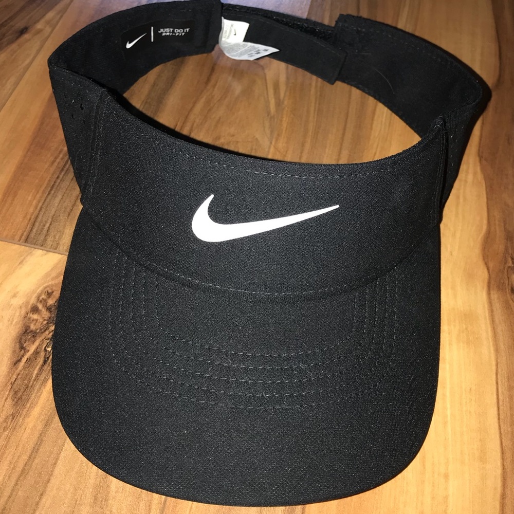 Black Nike Visor